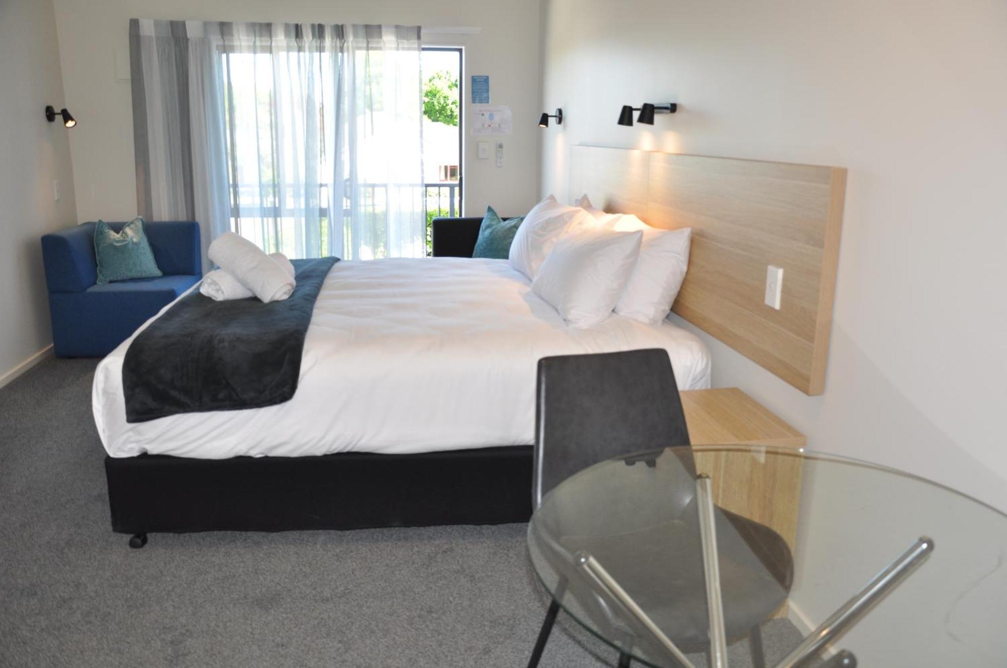 Balmoral Motel 3*