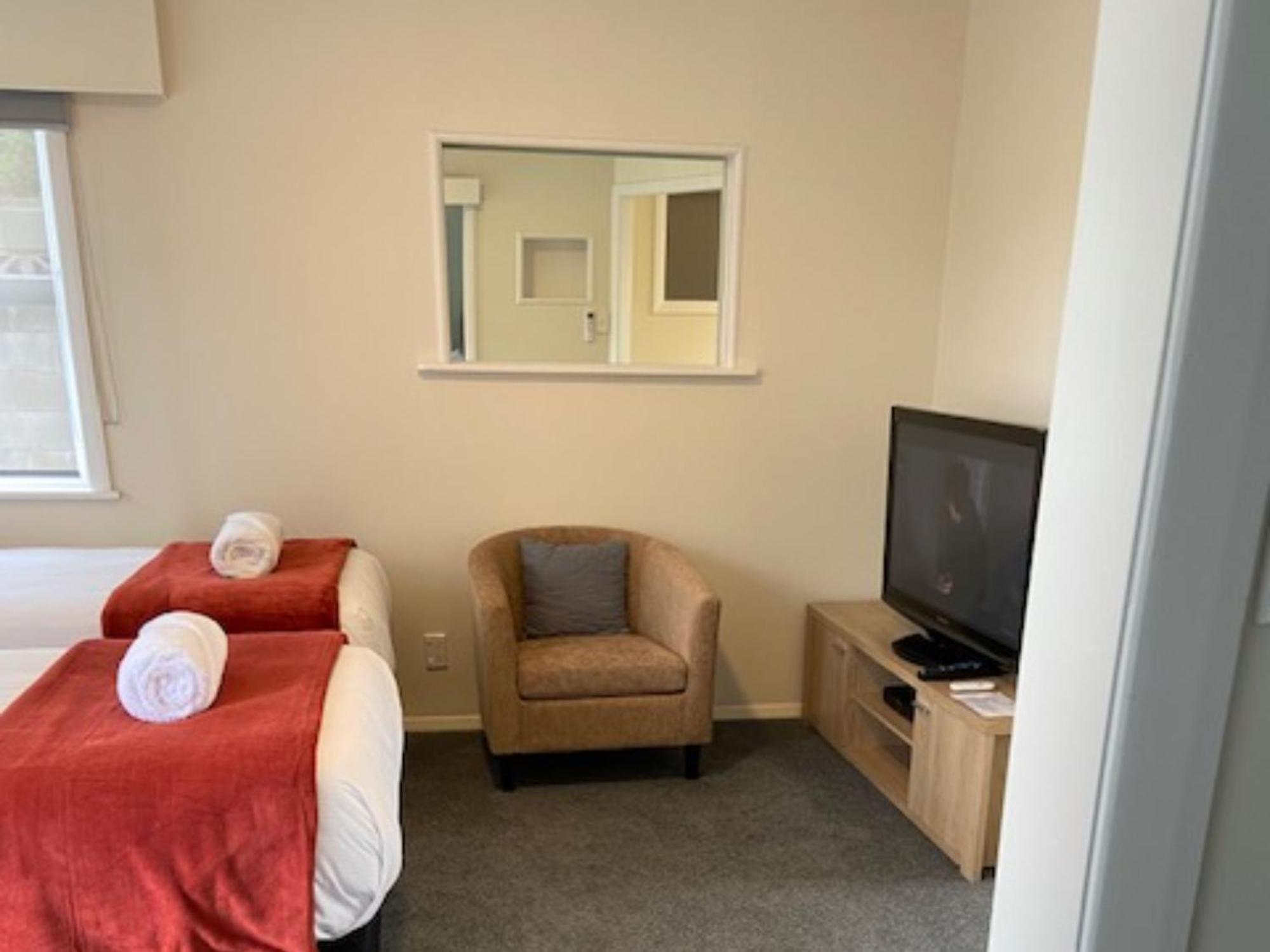 Balmoral Motel 3*