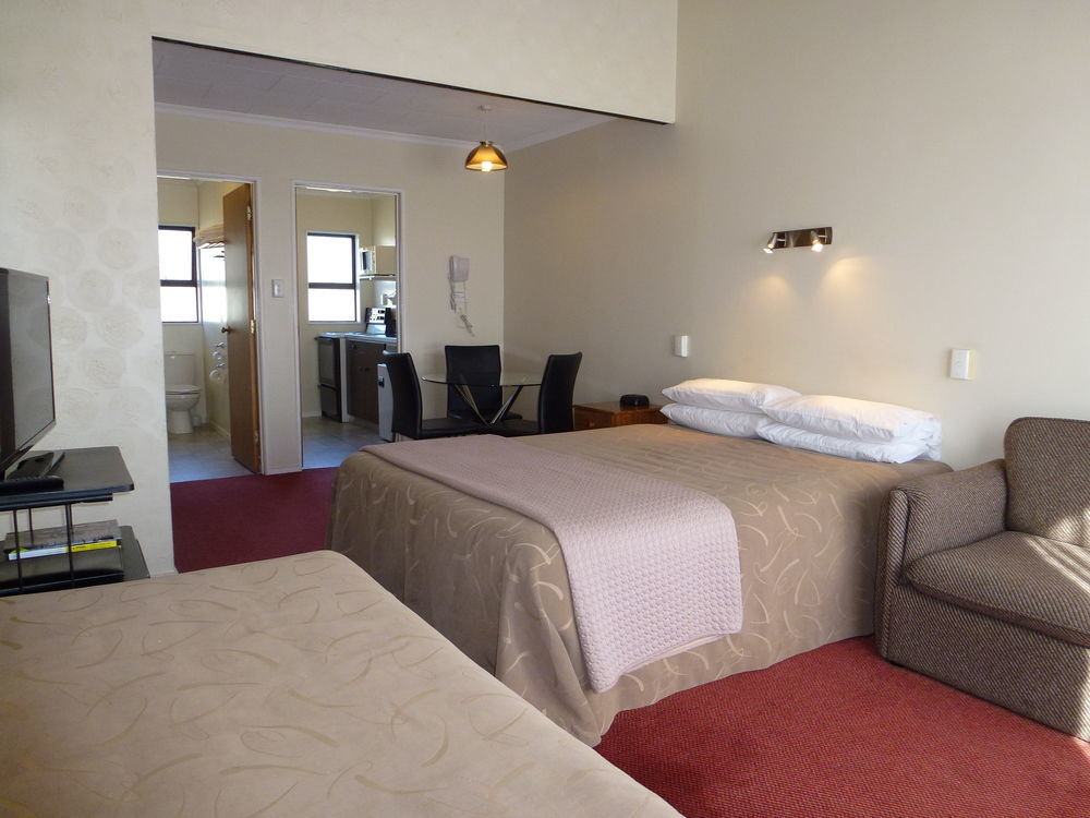 Balmoral Motel 3*