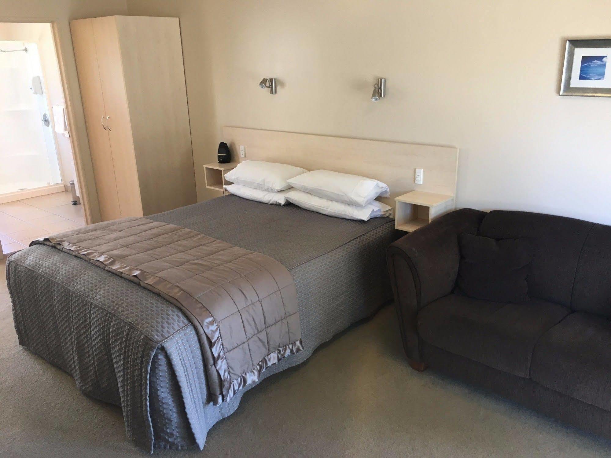 Balmoral Motel